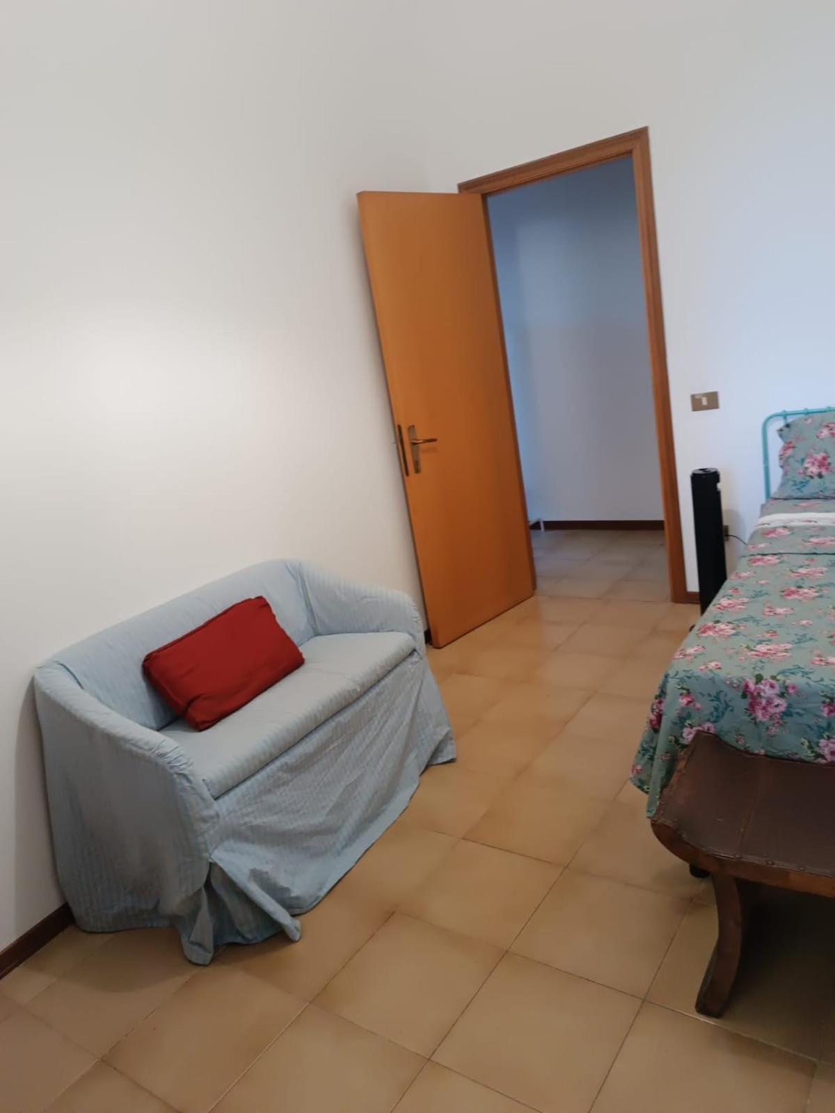 Appartamenti Dei Conti 奥西莫 外观 照片